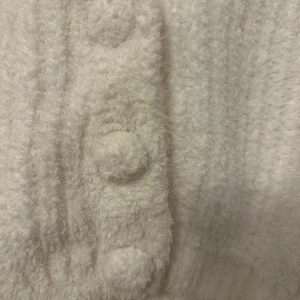 Show me your mumu small white cropped cozy sweater !!!